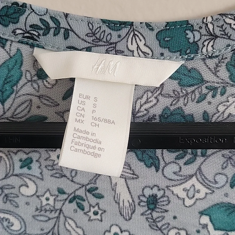 Floral & Bird Print Top - Picture 4 of 7